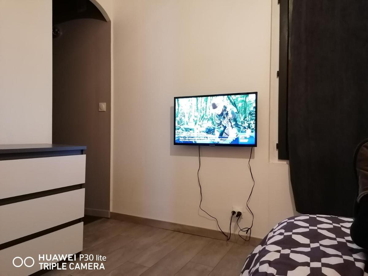לינה וארוחת בוקר Lalinde Le Patio D'Olivier מראה חיצוני תמונה