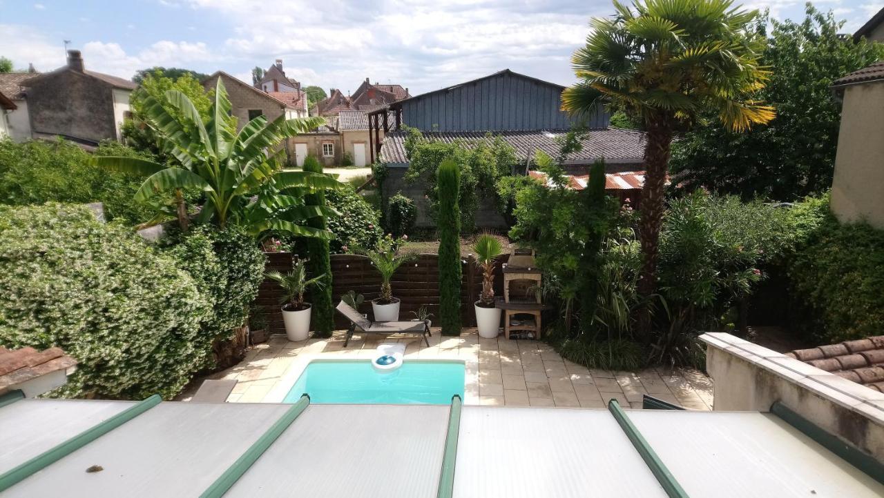 לינה וארוחת בוקר Lalinde Le Patio D'Olivier מראה חיצוני תמונה